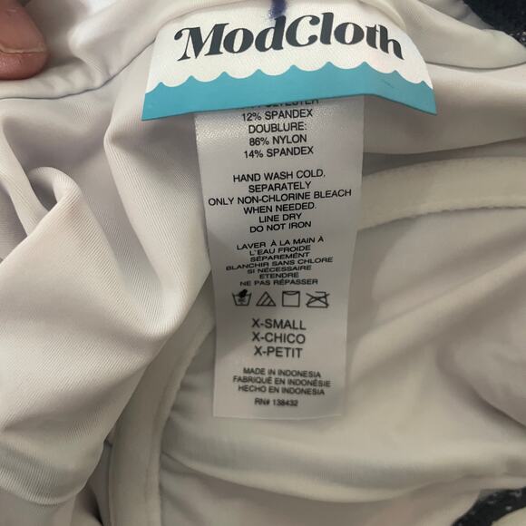 ModCloth XS The Brandy Underwire One-Piece Swimsuit Blue Strawberry Print - Picture 13 of 13